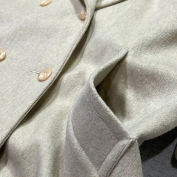 Stunningly Beautiful Wool Blend Coat Long Made in USA Cream/Off White/Tan
